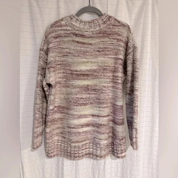 Old Navy Chunky Cozy Crew Neck Sweater - Picture 5 of 6